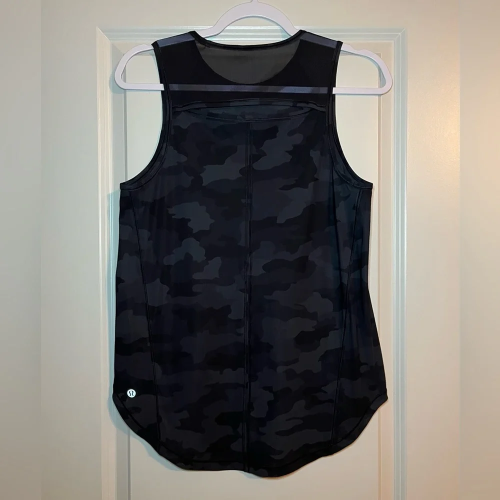 Lululemon Sculpt Tank in Heritage 365 Camo Deep Coal Multi / Black Size 6 - Picture 7 of 7